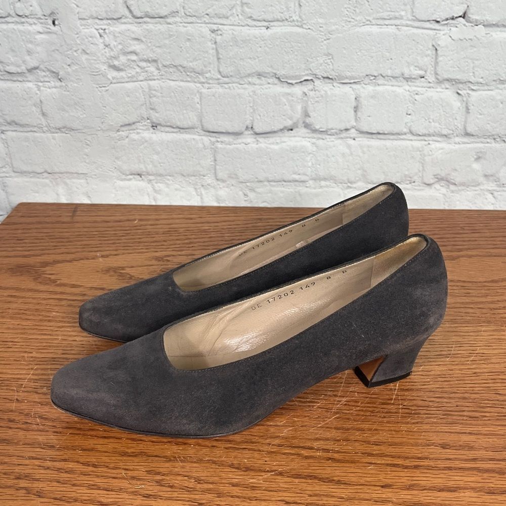 Salvatore Ferragamo Clarissa Gray suede pumps shoes 8B